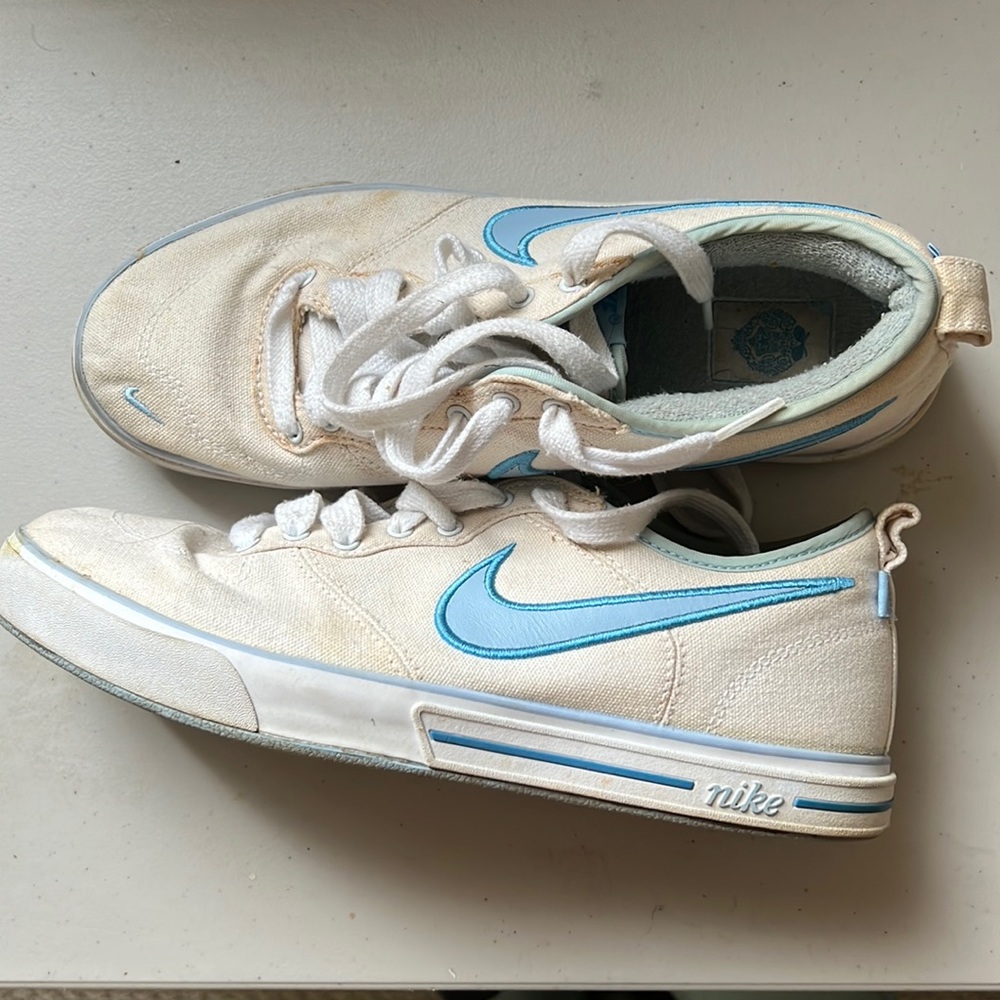 vintage low top nikes